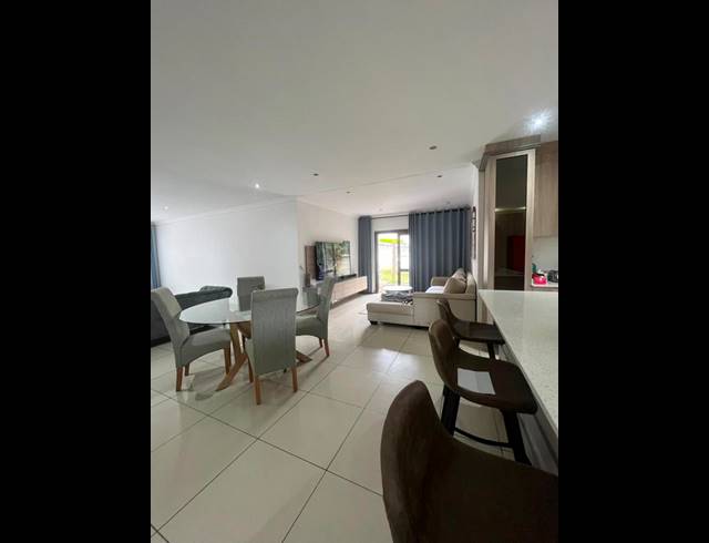 4 BEDROOM HOUSE FOR SALE IN OSLO BEACH